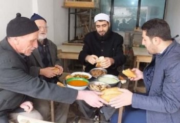 Древний турецкий обычай спасает людей от голода