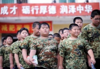 Қытайда семіздікке шалдыққан жастар саны артып келеді (видео)