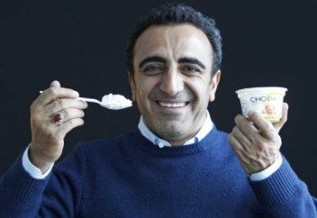 Миллиардер мұсылман 10% акциясын өз компаниясының қызметкерлеріне тарту етті