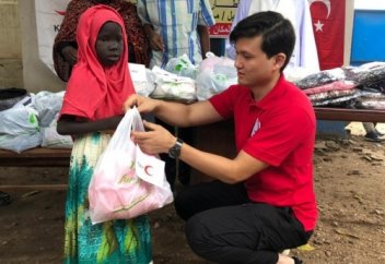 "Үш күндеп тамақ ішпейді". Африкада тұрып жатқан қазақ жігітінің әңгімесі