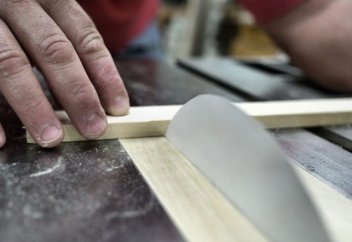 Өнертапқыш қағазбен ағашты кесті  (видео)