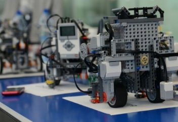 Қазақстан робототехника құрамасы АҚШ-та өткен робототехникадан дүниежүзілік жарыста күміс медаль жеңіп алды (видео)