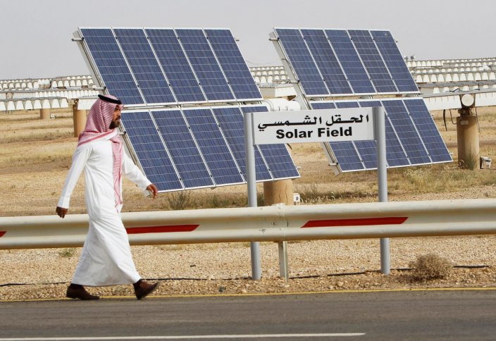 Саудовская Аравия слезает с нефтяной иглы