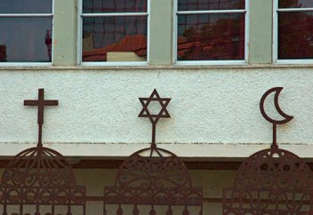 Защитник религий появится в России