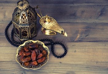 «10 күн ораза ұстаймын» деп атаған болсам (нәзір еткен болсам), оны үзбей ұстау керек пе?