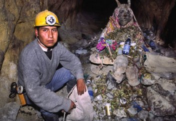 На дне океана нашли бесценный клад. 38 лет его не могут ни поднять, ни поделить (фото)