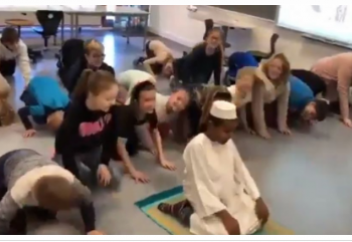 Тұтас елді шулатқан намаз (видео)