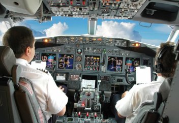 Экстремизмге қатысы бар тұлғаларға авиация саласында жұмыс істеуге тыйым салынатын заң қабылданды