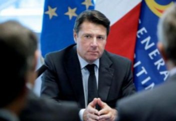 Мэр Ниццы запретил футболистам-мусульманам молиться на поле (видео)