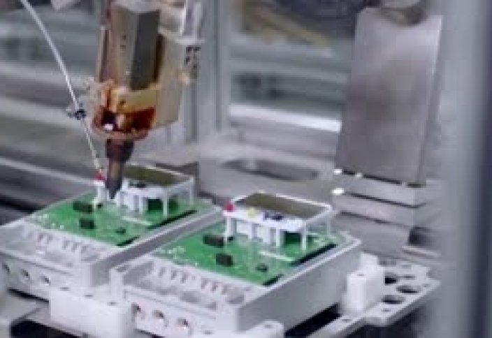 КИТАЙСКАЯ КОМПАНИЯ СТРОИТ ТАЙНУЮ СЕТЬ, КОТОРАЯ ПОЗВОЛИТ ЕЙ ОБХОДИТЬ САНКЦИИ США