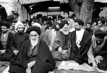 Политика и власть в эпоху «скрытого имама»: как возникла теория «вилаят аль-факих»?