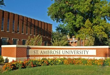 Христиан профессордың құрметіне намазхана ашылды