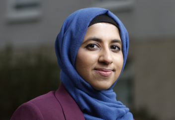 Разные: Мусульманка признана одной из самых влиятельных женщин 2021 года