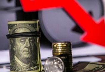 Алдағы уақытта доллар бағамы әлем бойынша құлдырайды. Бұған сарапшылар не дейді?