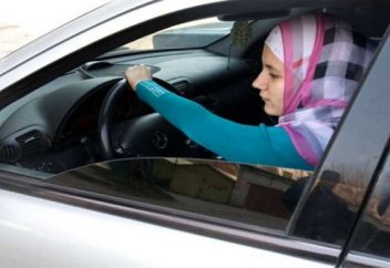 Түркіменстанда әйелдерге көлік жүргізуге тыйым салынды