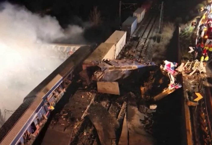 Катастрофа на железной дороге в Греции: появились новые кадры (видео)