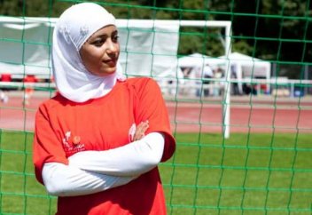 Австралия мұсылман әйелдері футболдан өнер көрсетеді