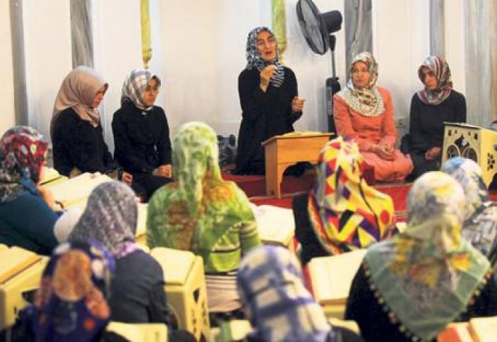 В Пензе пожилые мусульманки приняли участие в конкурсе чтецов Корана