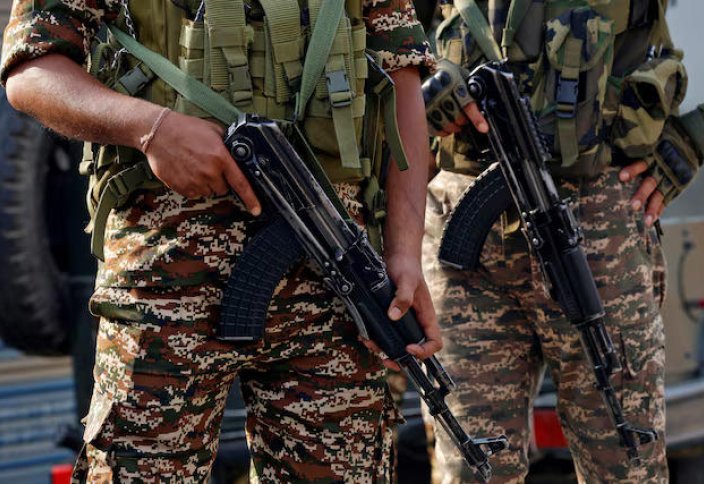 Падение Пакистана к военному авторитаризму