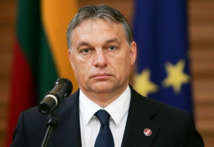 Премьер Венгрии заявил, что из-за мигрантов «Запад падет»