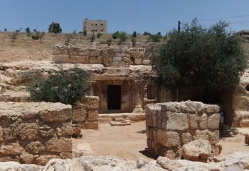 Сон длиною в 309 лет: Как наука объясняет чудо обитателей пещеры?