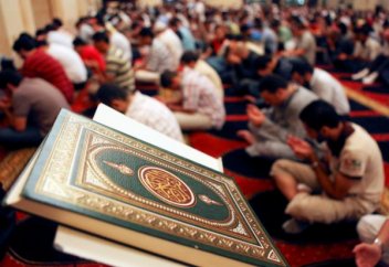 В Азербайджане запретили религиозные мероприятия вне мечети