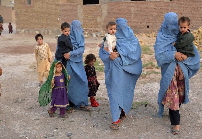 В ООН предупредили о нависшей над афганскими женщинами и детьми смертельной грозе
