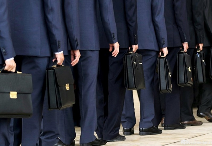 Казахстанских чиновников уволят за "магию" с расходами. Сенат одобрил законопроект о банкротстве физлиц