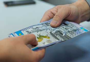 Жыл басынан бері Қазақстанда қанша мемлекеттік қызметкер пара алғаны үшін ұсталды?