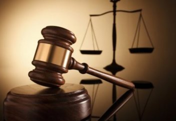 Сколько судей и прокуроров в среднем приходится на казахстанцев