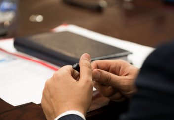 Утверждены новые правила приема граждан акимами. Изменены правила отбора по программе "Болашак"