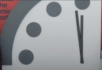 Человечество в одной минуте от полуночи