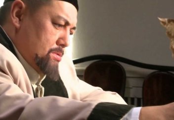 Абай ата мұнафиқ деп кімді айтқан?