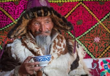 Моңғолия қазақтарының тұрмыс-тіршілігін бейнелейтін суреттер