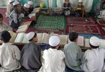 Туабітті ауыр науқасқа мойымаған бозбала медресеге түсті