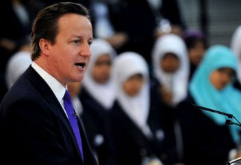 Мусульманки Британии просят Кэмерона не демонизировать ислам