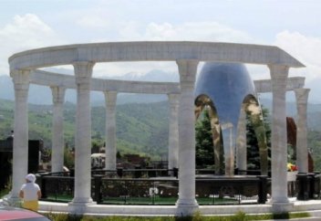 "1,5-2 миллионнан басталады": Алматының бай-бағландары шариғатқа қарсы болса да зиратта күмбез көтеруден қалай жарысады