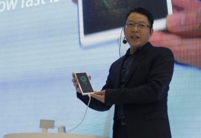 Қытай ғалымдары смартфонды 15 минутта қуаттау жолын тапты