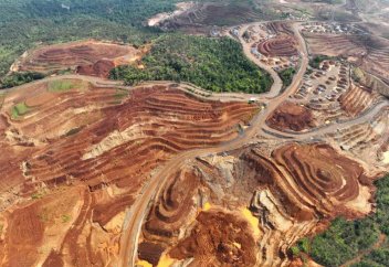 Добыча никеля угрожает коралловому раю в Индонезии, предупреждают НПО