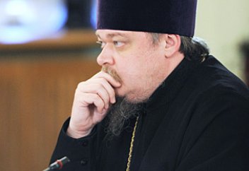 Вслед за платками Россия «решает проблему» многоженства