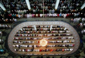 Айт на­ма­зы­ның тәк­бір­ле­рі­не ке­ші­гіп қал­ған жағ­дайда...