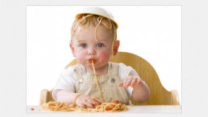 Как приучить ребёнка кушать самостоятельно?