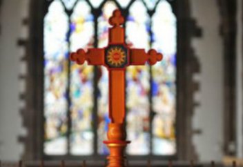 Церковь Англии согласилась благословлять однополые пары