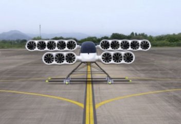 Ерекше таксидің алғашқы ұшуы (видео)