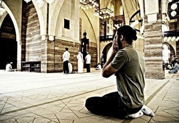 Сәлем бергеннен кейін үш рет «астағфируллаһ» деп айту сүннетте бар ма?