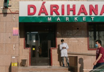 "СК-Фармация" опубликовала номер горячей линии по бесплатным лекарствам. Как передать лекарства через самолет