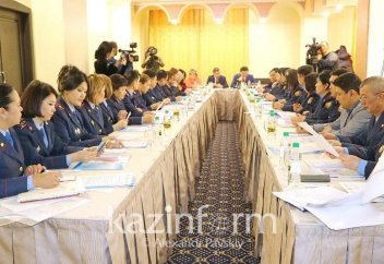 Перечень родительских обязанностей хотят прописать в казахстанских законах