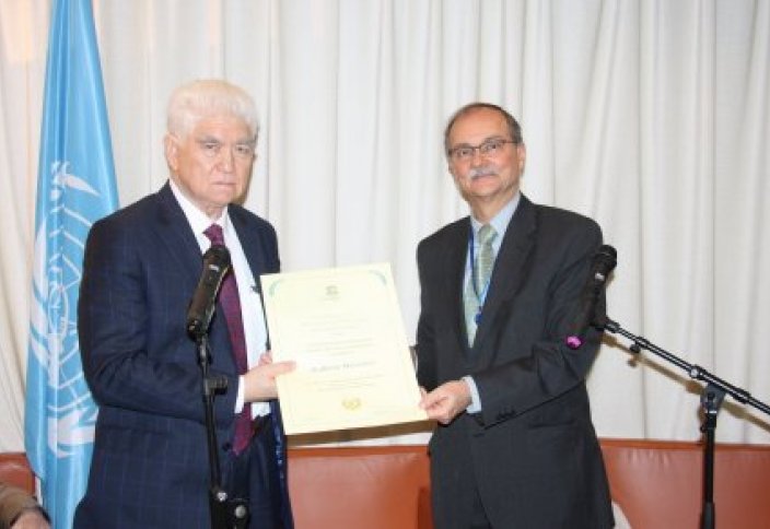 Ученый из Казахстана получил награду ЮНЕСКО за вклад в развитие нанотехнологий