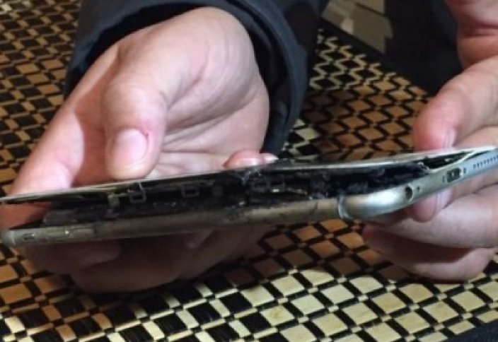 Қалтасындағы айфон өртенген адамды күйік шала жаздады