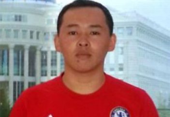 Алматылық студент қазақ тіліндегі қате жарнамаларды тегін түзетуде